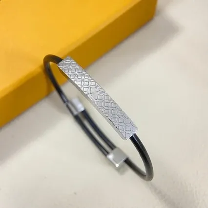 Design Geometric Pattern Silver-Plated Black Bangle Bracelet - 2