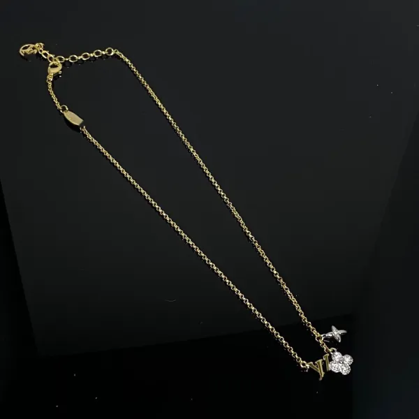 Louis Vuitton LV Flower Pendant Necklace Gold - 4