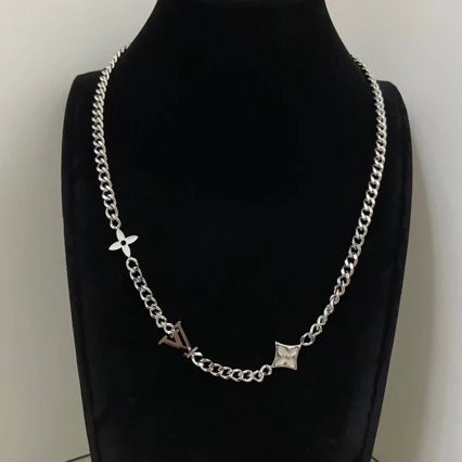 Design Gold-Tone Pendant Necklace with Pink Crystal Charm - 2