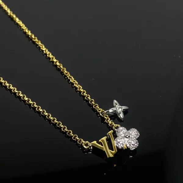 Louis Vuitton LV Flower Pendant Necklace Gold - 2