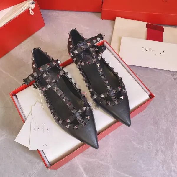 Valentino Garavani Rockstud Flat Black and Nude Leather Mary Jane Shoes - 20