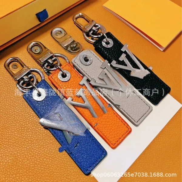 Louis Vuitton LV Tag Orange Leather Key Holder - 2