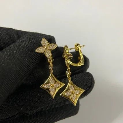 Louis Vuitton Monogram Flower Diamond Earrings Gold Jewelry - 4