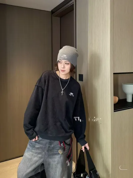 Balenciaga Distressed Logo Sweatshirt Black Hoodie - 4