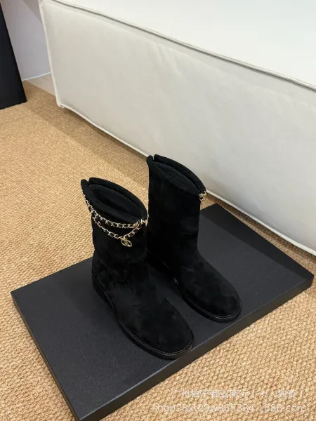 Chanel Chain-Trimmed Knee-High Boots Black - 18