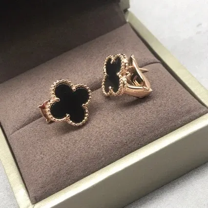 Van Cleef & Arpels Alhambra Four-Leaf Clover Red Carnelian Earrings - 6
