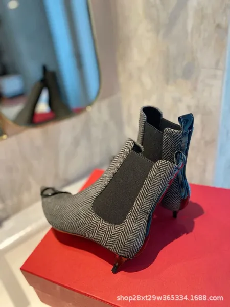 Valentino Garavani Rockstud VLOGO Ankle Boots Beige Leather - 13