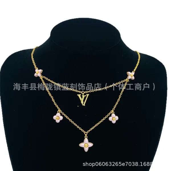 LV-Inspired Heart Pendant Pearl Necklace Gold - 2