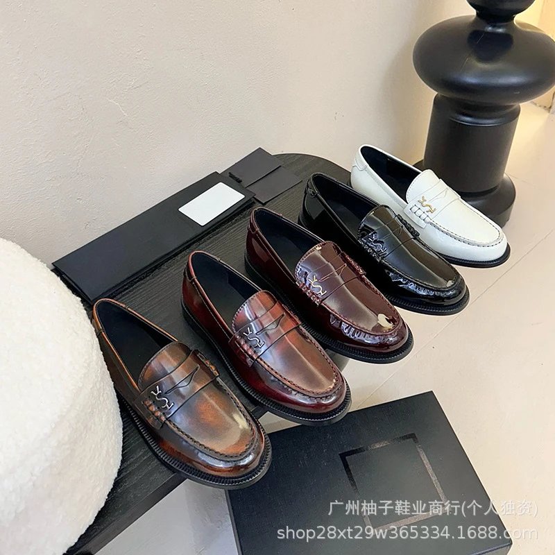 Women's Metal Buckle Leather Loafers