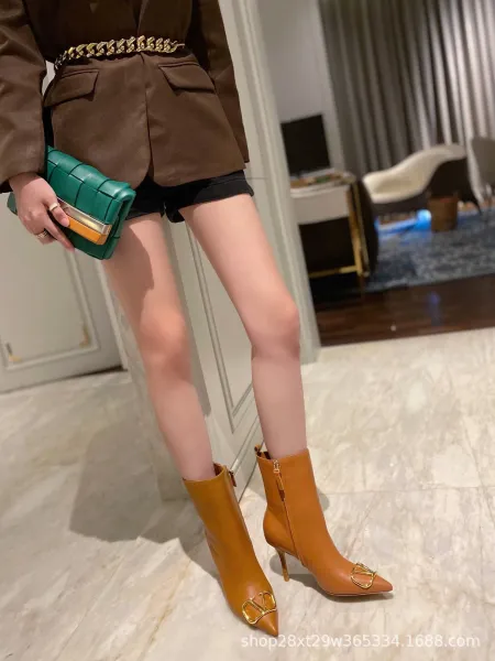 Valentino Garavani Rockstud VLOGO Ankle Boots Beige Leather - 4