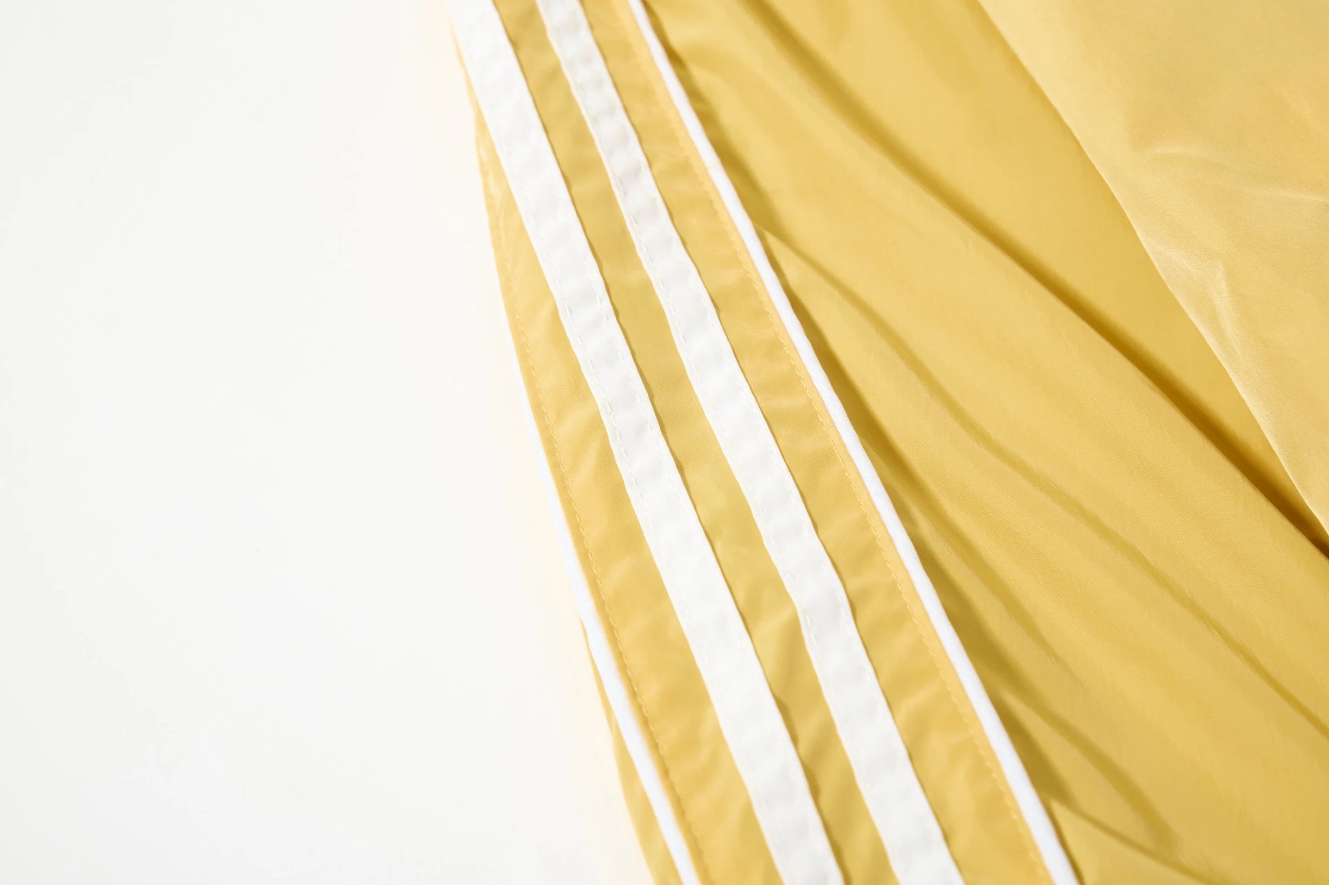GRA Windbreaker Jacket in Yellow and Plaid - 25