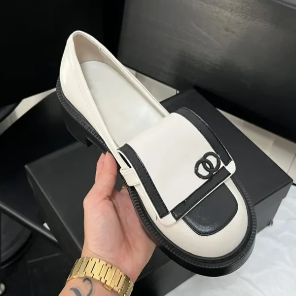 Chanel CC Logo Loafers White and Black Leather Platform Loafers - 9