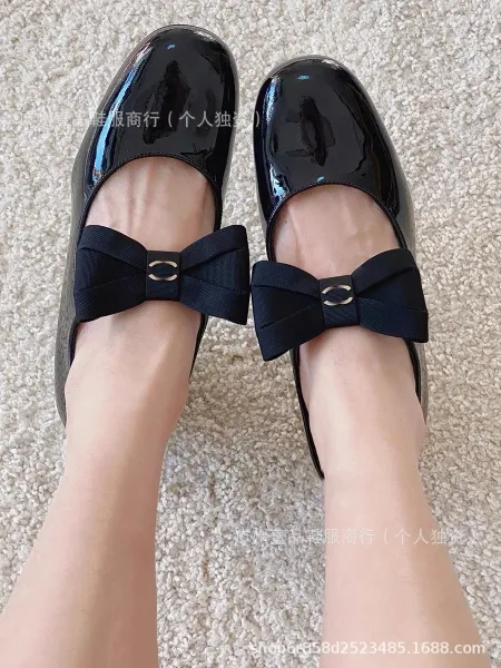 Chanel Bow-Adorned Patent Leather Mary Jane Block Heel White Shoes - 4