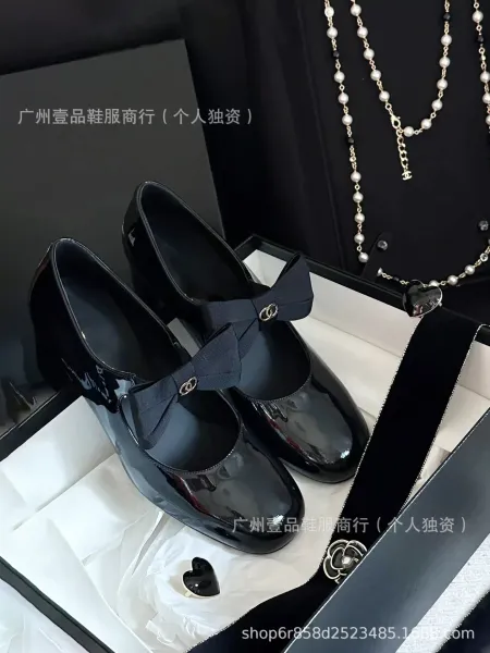 Chanel Bow-Adorned Patent Leather Mary Jane Block Heel White Shoes - 8