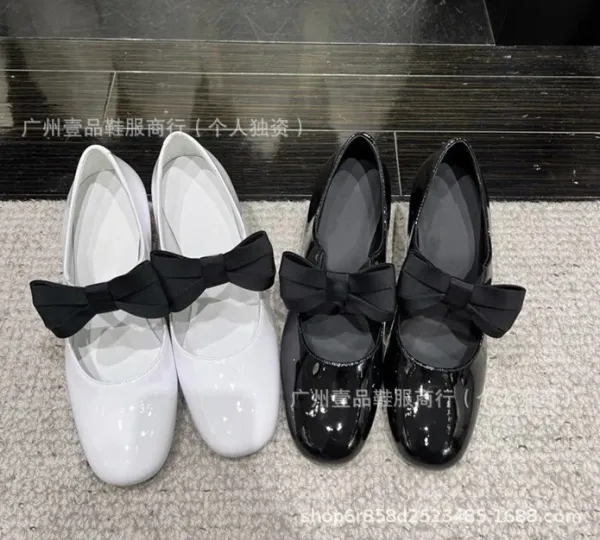 Chanel Bow-Adorned Patent Leather Mary Jane Block Heel White Shoes - 9