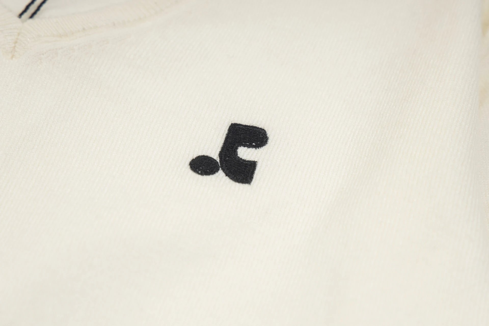 Rest & Recreation Stripe V-Neck Sweater Navy and White - 28