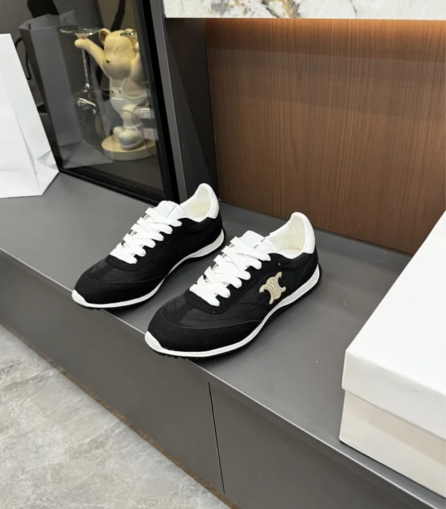 CELINE Sneakers Triomphe embroidered lace-up product detail image 1