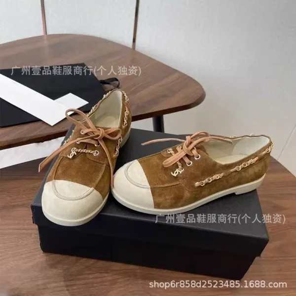 Saint Tears Chain-Embellished Suede Boat Shoes Beige - 17