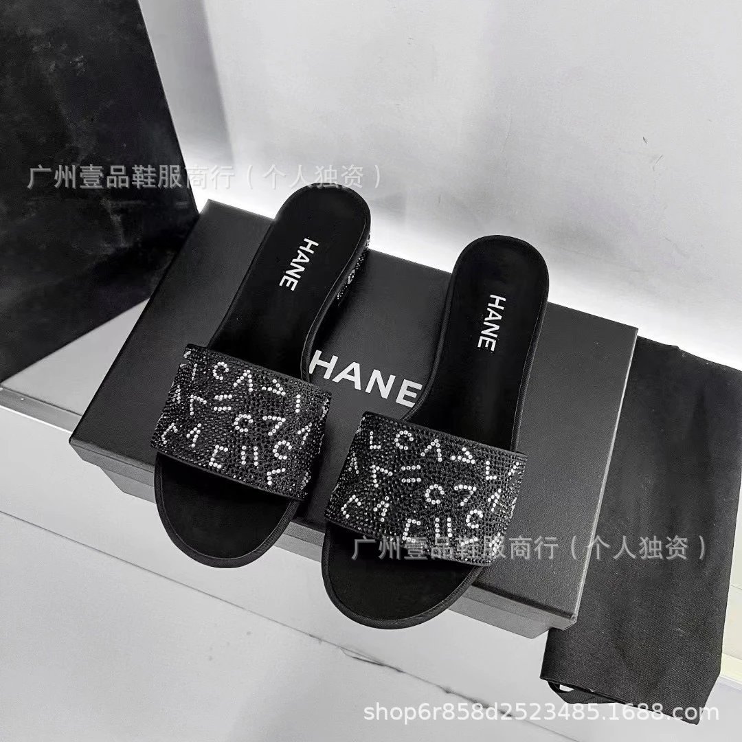 HANE Crystal-Embellished Slide Sandals Black - 3