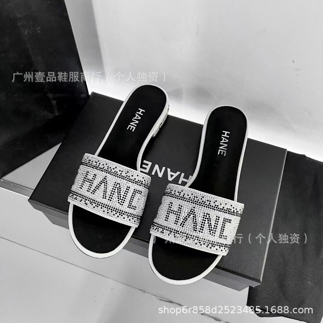 HANE Crystal-Embellished Slide Sandals Black - 15