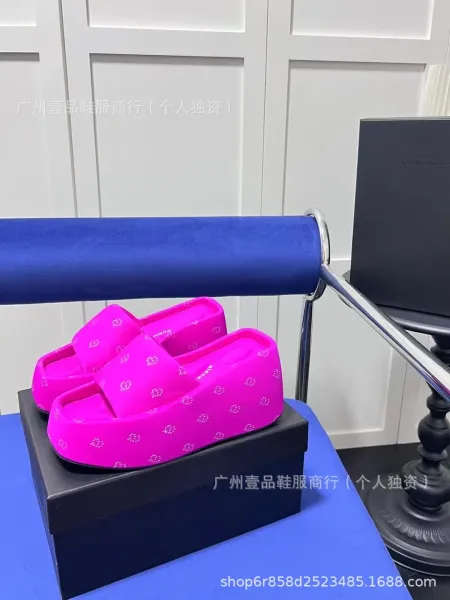 Pink Crystal-Embellished Platform Slide Sandals - 18