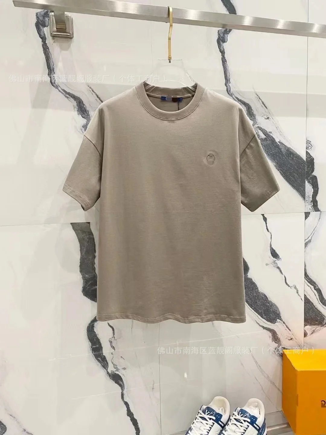 L01 Linen color (small embroidery)