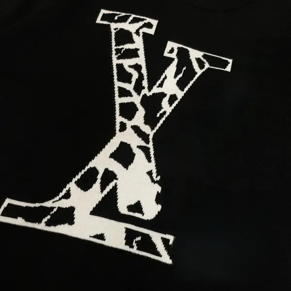 Louis Vuitton Monogram Giraffe LV Logo Black T-Shirt - 9