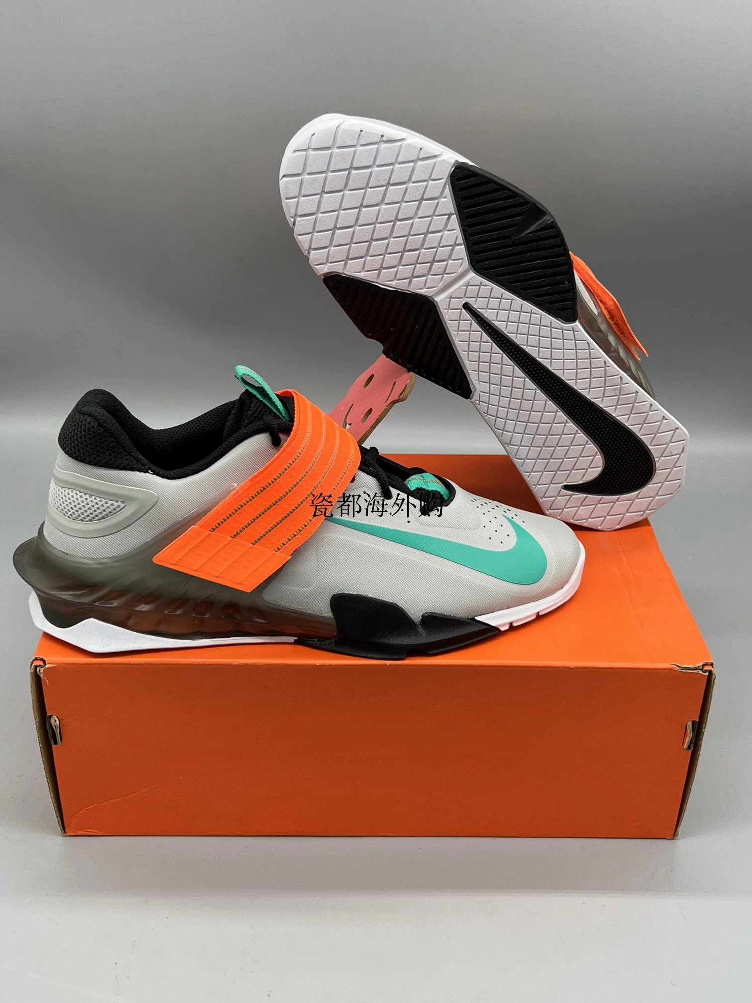 NIKE SAVALEOS Men's and Women's Squat Deadlift Weightlifting Shoes Bodybuilding Fitness Indoor Training Shoes