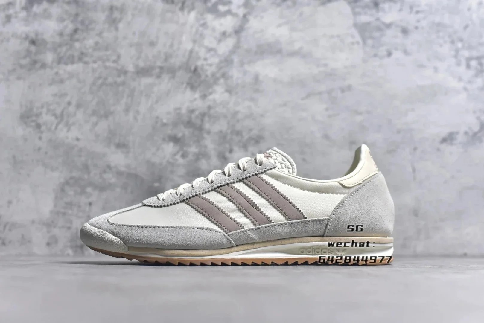 Light Beige Gray