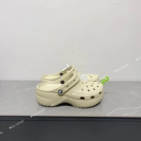 Crocs Platform Clog Black Shoes Sandals - 34