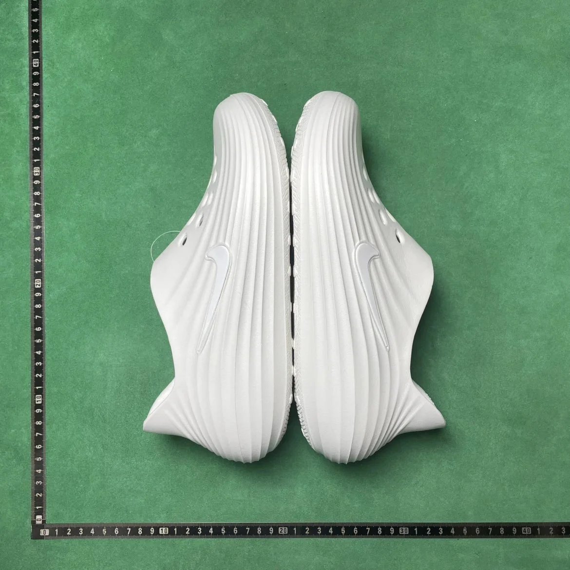 NIKE 5BD 简约舒适洞洞鞋
