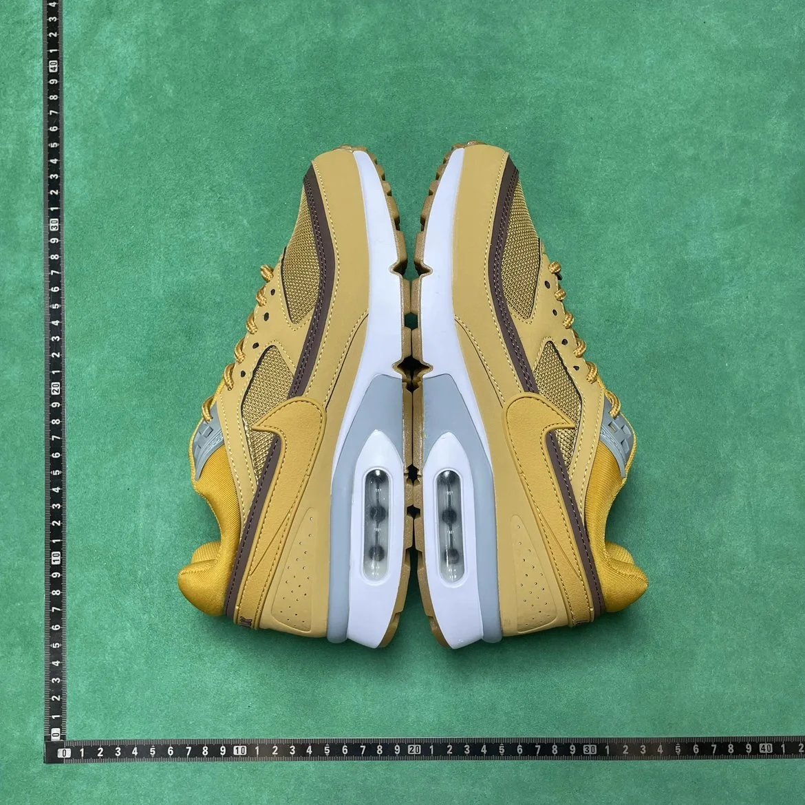 NIKE B3D 舒适百搭低帮跑步鞋