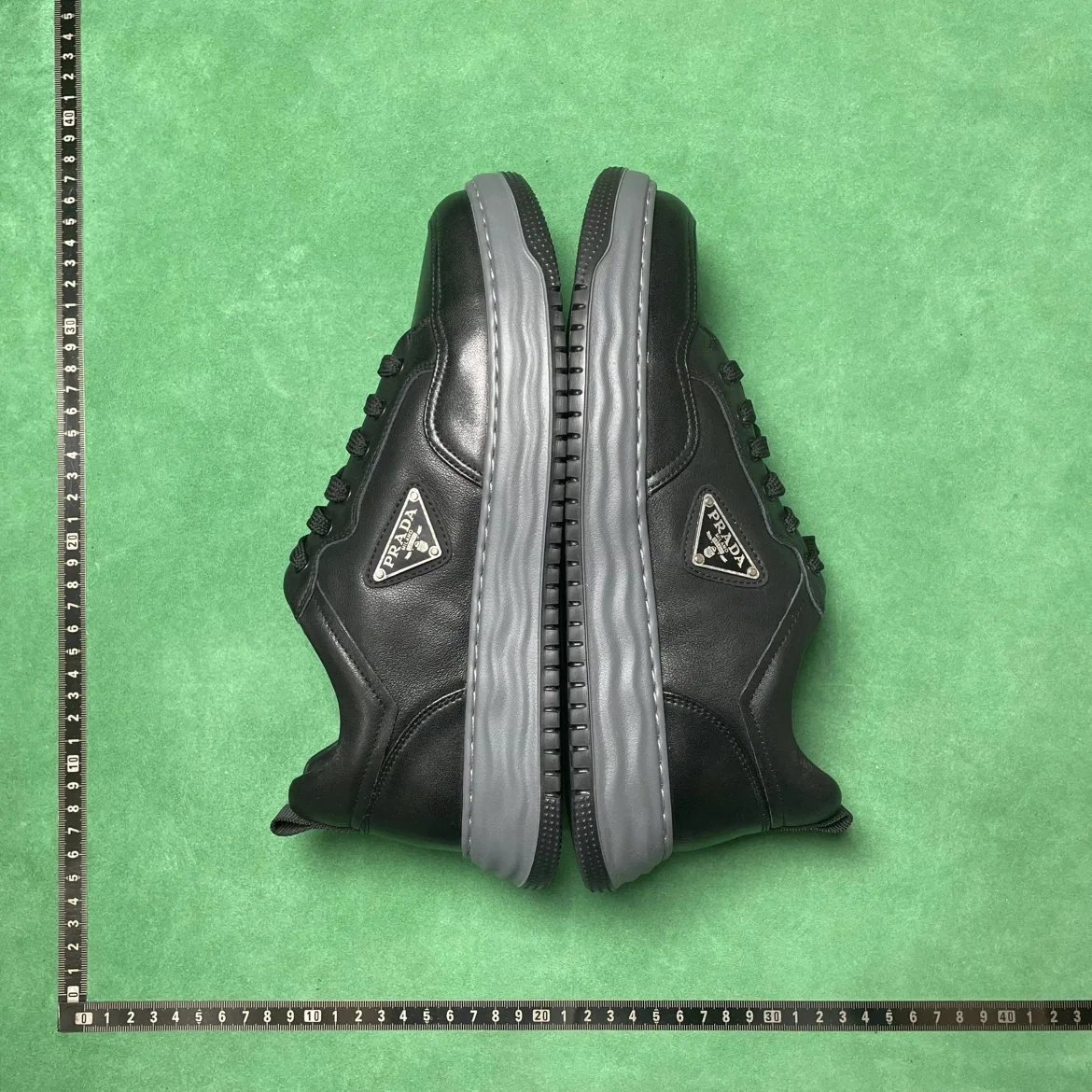 🔥1:1 batch Prada thick-soled logo low-top casual sports sneakers