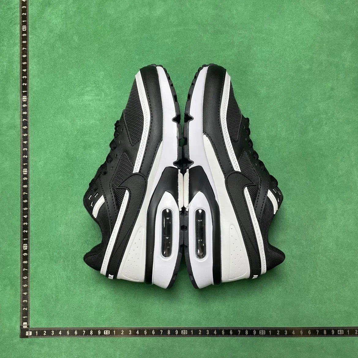 NIKE B3D 舒适百搭低帮跑步鞋