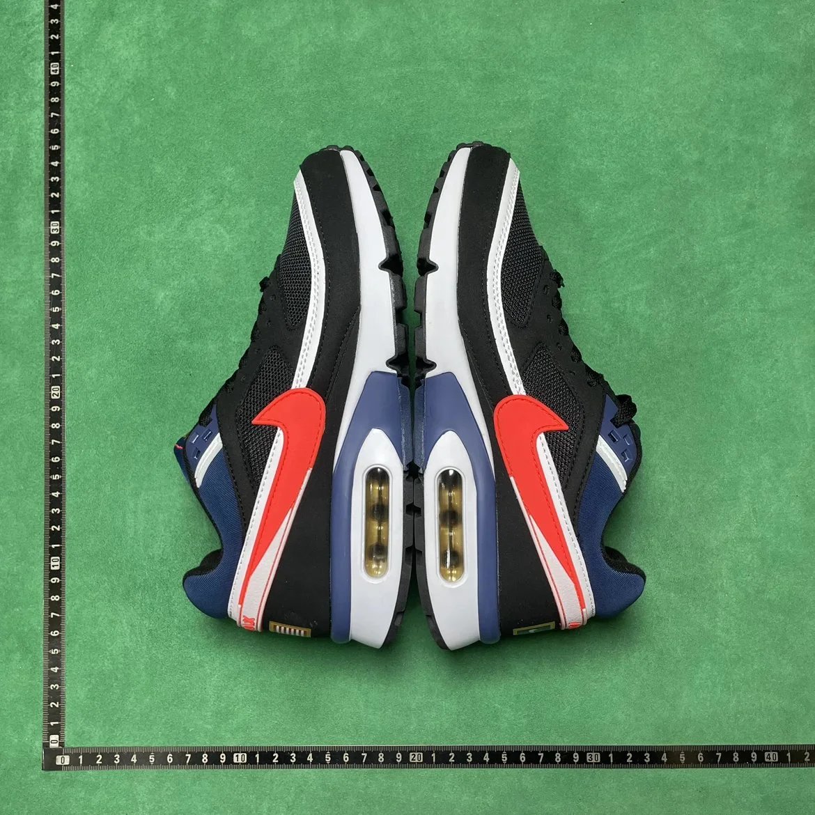 NIKE B3D 舒适百搭低帮跑步鞋