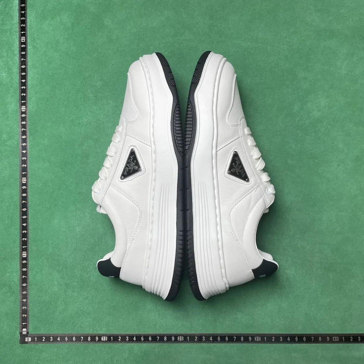 🔥1:1 batch Prada thick-soled logo low-top casual sports sneakers