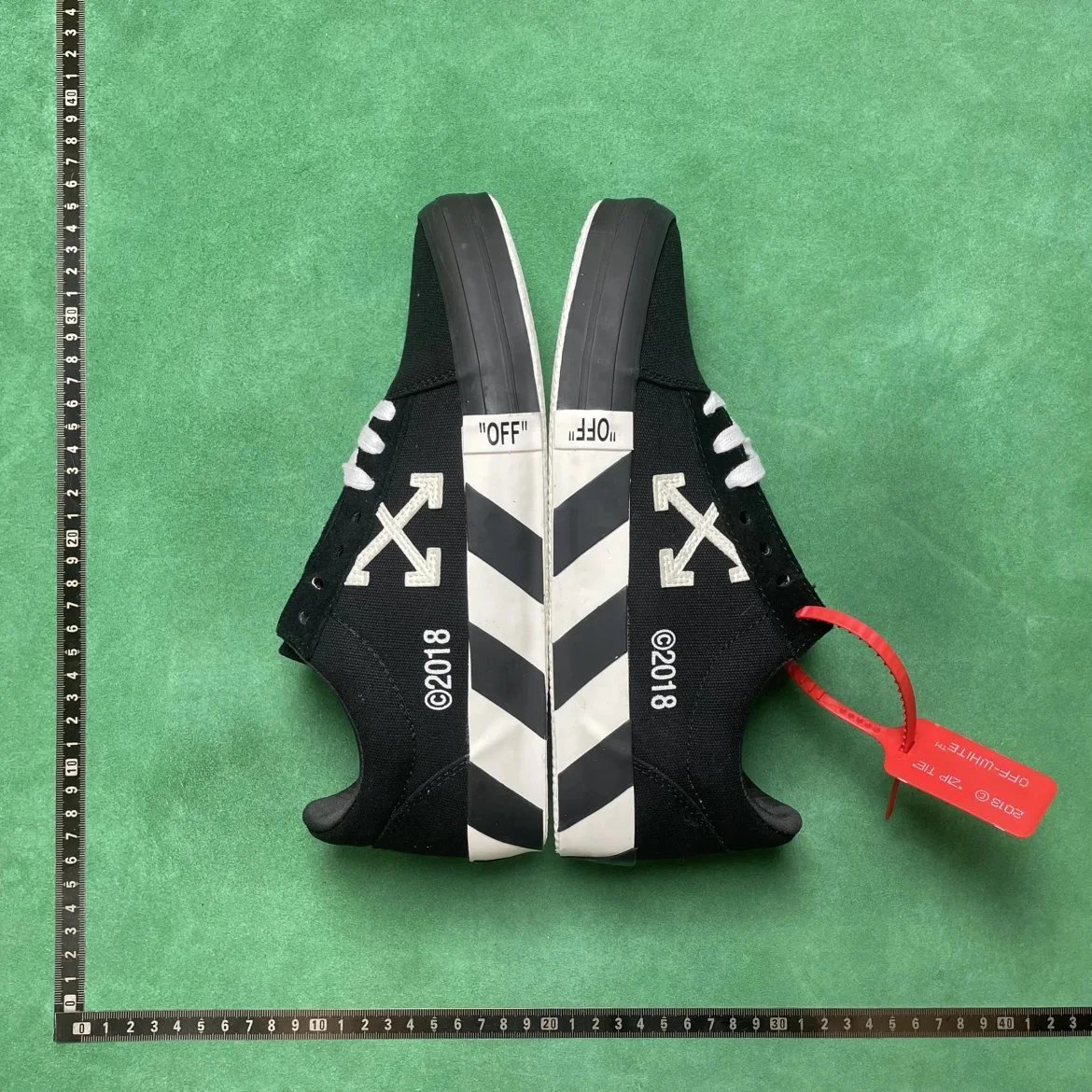OFF_WHITE T6D 皮革休闲系带低帮时尚板鞋