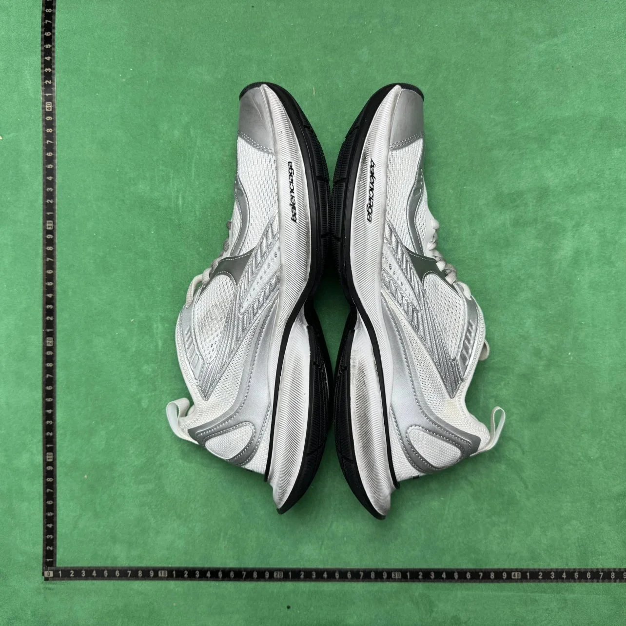 🔥1:1 batch Balenciaga Circuit Black  in the Best OopBuy Spreadsheet QC photos