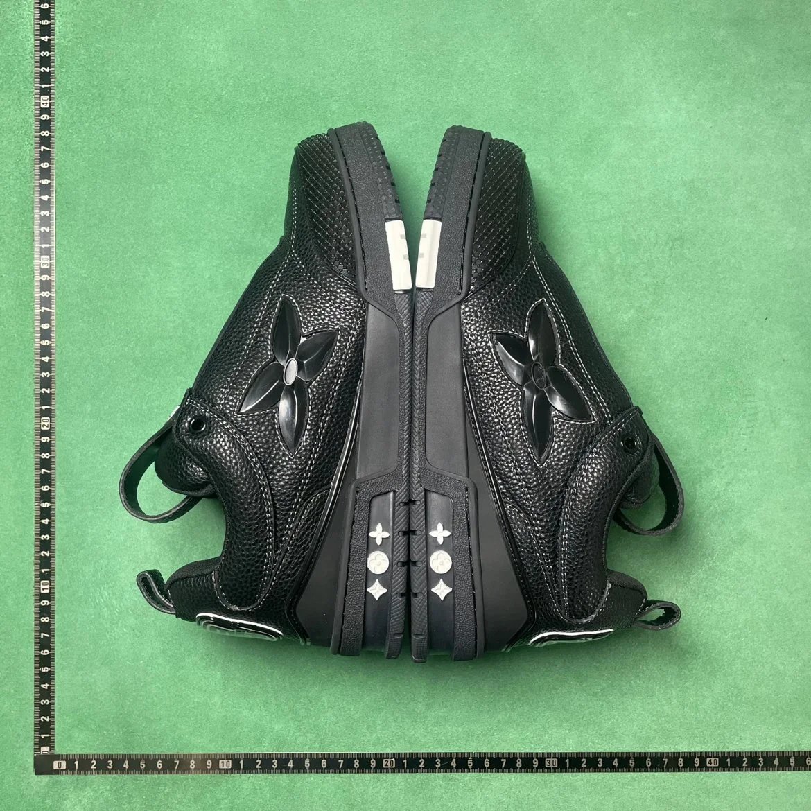 LV/PRADA 溜冰鞋休闲运动板鞋