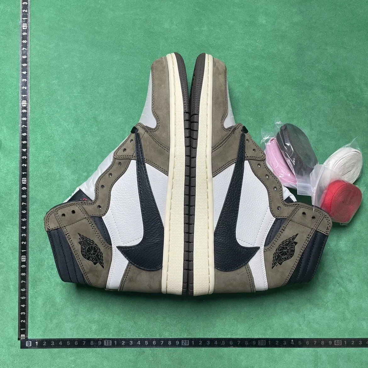 Jordan 1 LW 联名篮球鞋(下单送两双袜子)