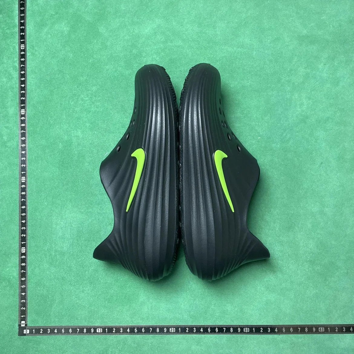 NIKE 5TD 简约舒适洞洞鞋