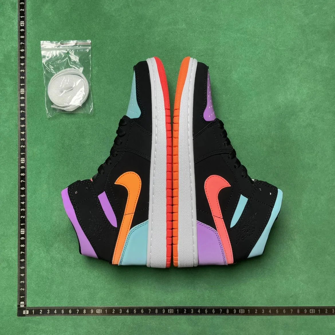 Jordan 1 B0D 1.0中帮复古篮球鞋