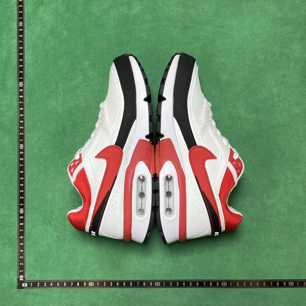 NIKE B3D 舒适百搭低帮跑步鞋