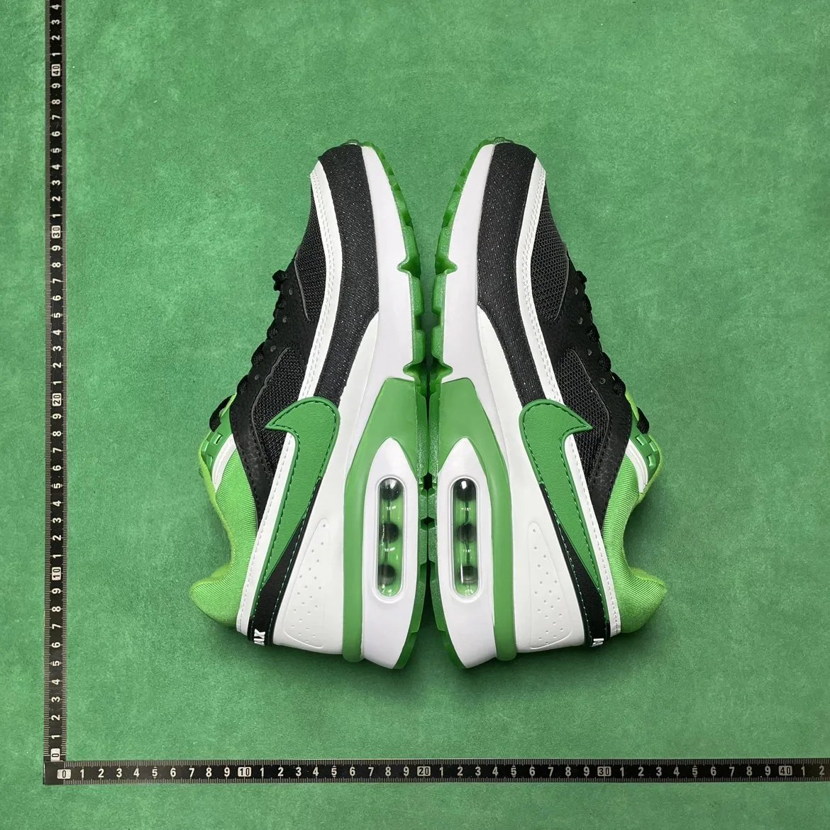 NIKE B3D 舒适百搭低帮跑步鞋