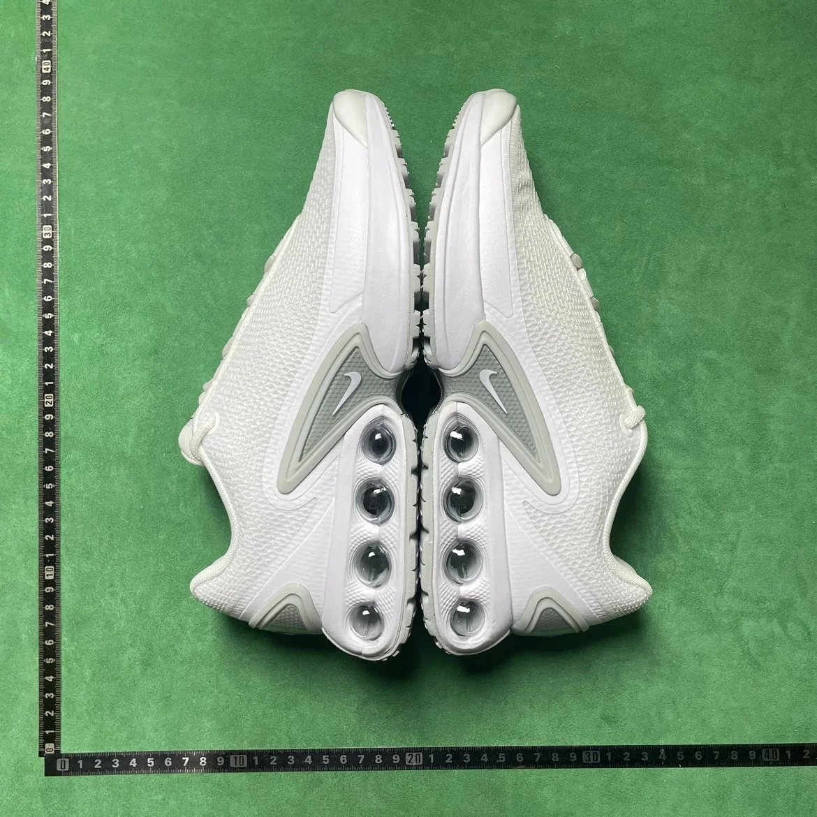 NIKE L7W 运动气垫鞋(下单送两双袜子)