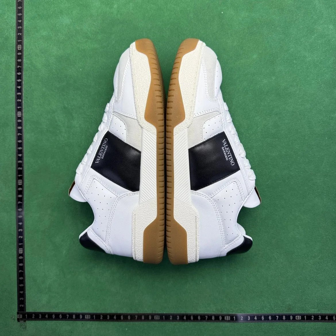 Designer Shoes TT 8 皮革圆头魔术贴低帮板鞋