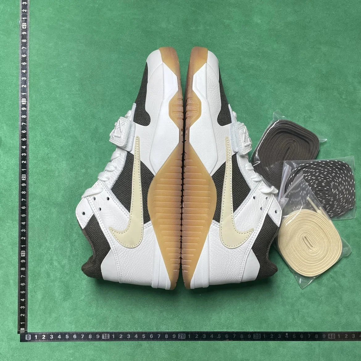 Jordan 1 LW 联名篮球鞋(下单送两双袜子)