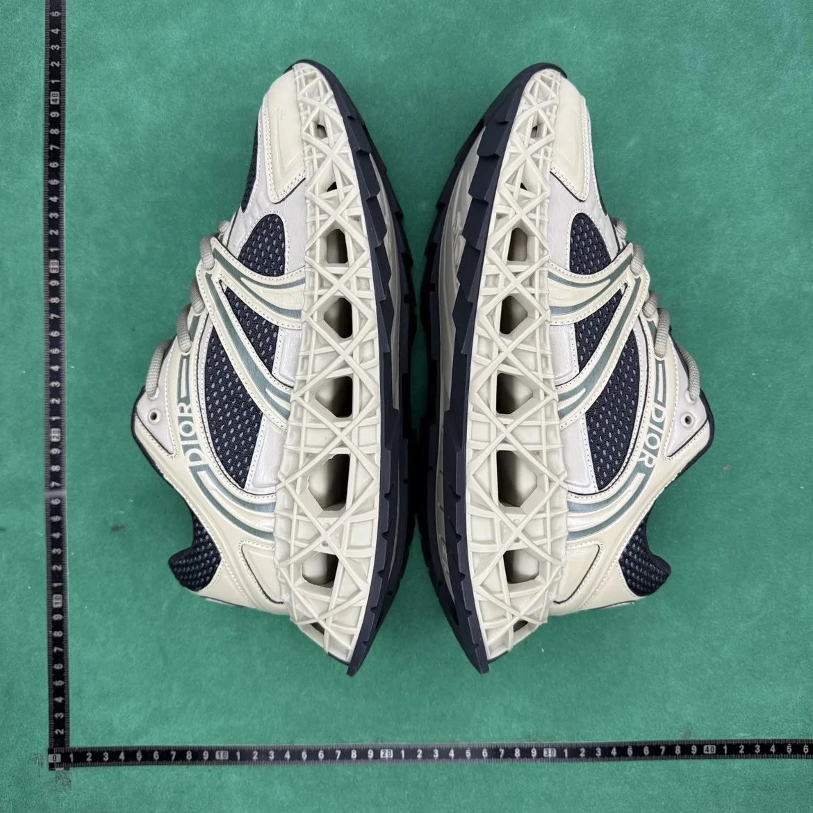 🔥1:1 batch Dior Grey/Black Mesh and Rubber B35 NXXT Sneakers