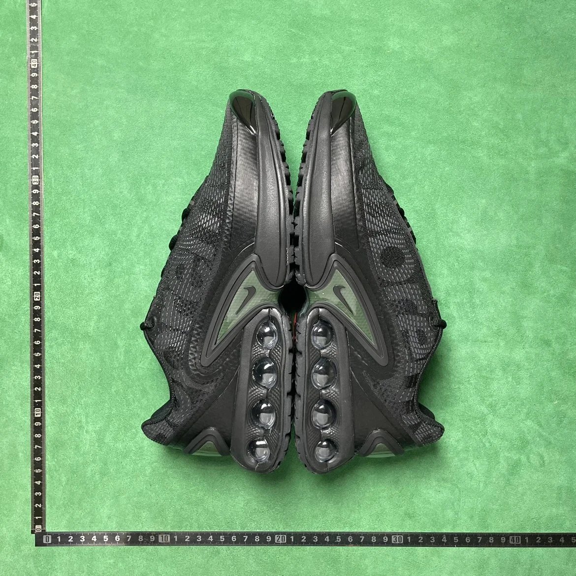 NIKE L7W 运动气垫鞋(下单送两双袜子）