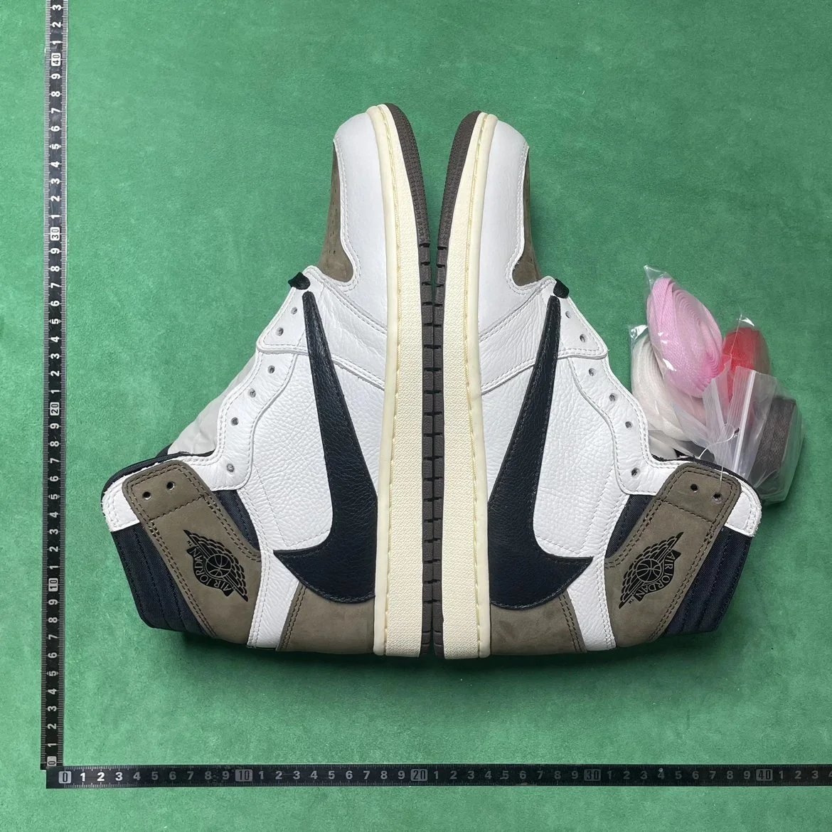 Jordan 1 LW 联名篮球鞋(下单送两双袜子)